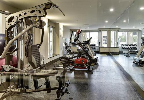 801-1152 Sunset Drive, Kelowna, BC - Indoor Photo Showing Gym Room