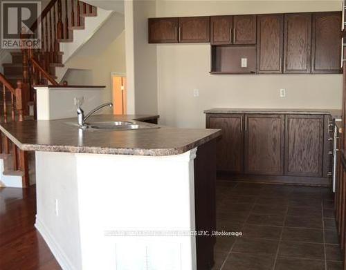 619 Spikemoss Place, Ottawa, ON - Indoor Photo Showing Kitchen With Double Sink