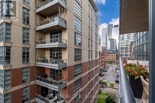 616 - 478 King Street W, Toronto, ON - Outdoor With Balcony