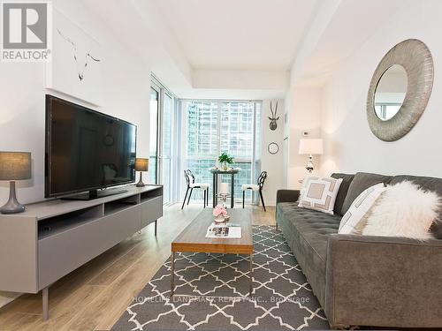 310 - 5162 Yonge Street, Toronto, ON - Indoor Photo Showing Living Room