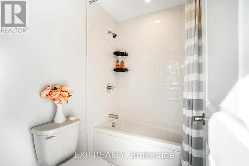 900 Duxbury Lane, Ottawa, ON - Indoor Photo Showing Bathroom