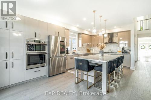 900 Duxbury Lane, Ottawa, ON - Indoor Photo Showing Kitchen With Upgraded Kitchen