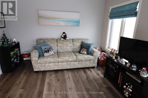 86 Huron Heights Drive, Ashfield-Colborne-Wawanosh (Colborne Twp), ON - Indoor Photo Showing Living Room