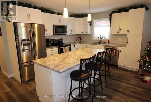 86 Huron Heights Drive, Ashfield-Colborne-Wawanosh (Colborne Twp), ON - Indoor Photo Showing Kitchen With Double Sink