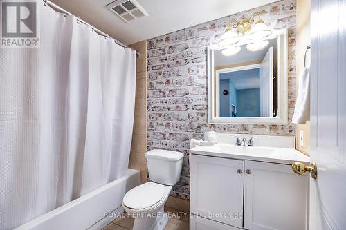 606 - 1665 Pickering Parkway, Pickering, ON - Indoor Photo Showing Bathroom