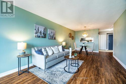 606 - 1665 Pickering Parkway, Pickering, ON - Indoor Photo Showing Living Room