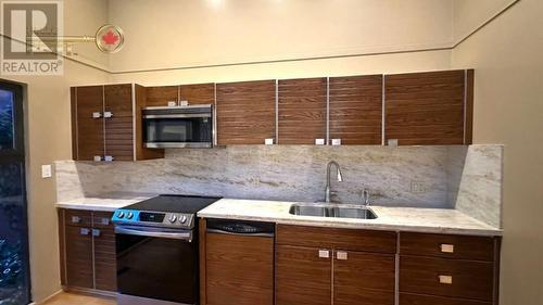 6598 Pinehurst Drive, Vancouver, BC - Indoor Photo Showing Kitchen