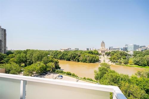 905 71 Roslyn Road, Winnipeg, MB - Outdoor With View