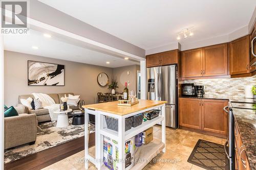 302 Song Sparrow Crescent N, Ottawa, ON - Indoor Photo Showing Kitchen With Stainless Steel Kitchen