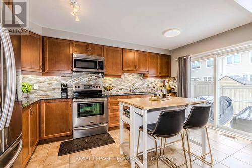 302 Song Sparrow Crescent N, Ottawa, ON - Indoor Photo Showing Kitchen With Stainless Steel Kitchen