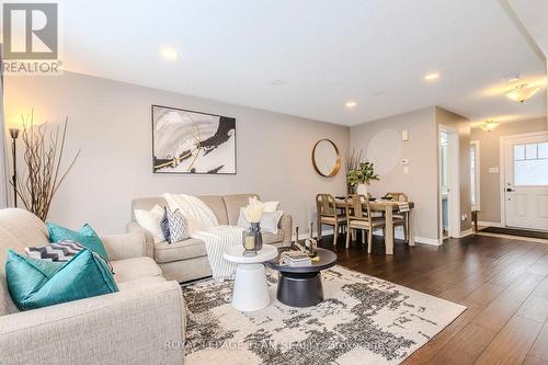 302 Song Sparrow Crescent N, Ottawa, ON - Indoor Photo Showing Living Room