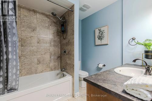 302 Song Sparrow Crescent N, Ottawa, ON - Indoor Photo Showing Bathroom