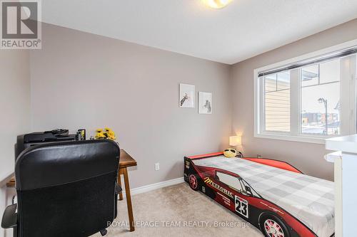 302 Song Sparrow Crescent N, Ottawa, ON - Indoor Photo Showing Bedroom