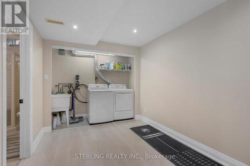 206 Bur Oak Avenue, Markham, ON - Indoor Photo Showing Laundry Room