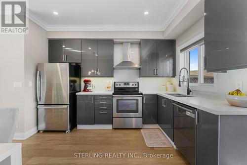 206 Bur Oak Avenue, Markham, ON - Indoor Photo Showing Kitchen With Double Sink With Upgraded Kitchen