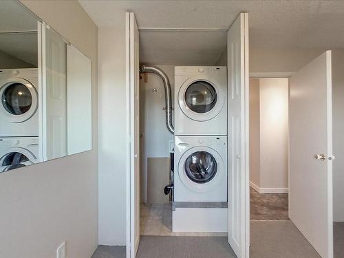 302-550 Bradley St, Nanaimo, BC - Indoor Photo Showing Laundry Room