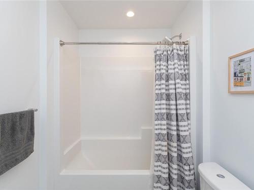 205-10670 Mcdonald Park Rd, North Saanich, BC - Indoor Photo Showing Bathroom