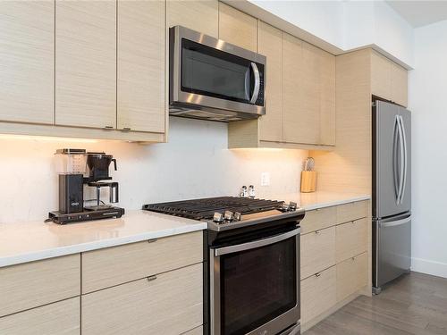 205-10670 Mcdonald Park Rd, North Saanich, BC - Indoor Photo Showing Kitchen With Stainless Steel Kitchen With Upgraded Kitchen