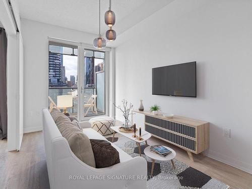 910-15 Lower Jarvis St, Toronto, ON - Indoor Photo Showing Living Room