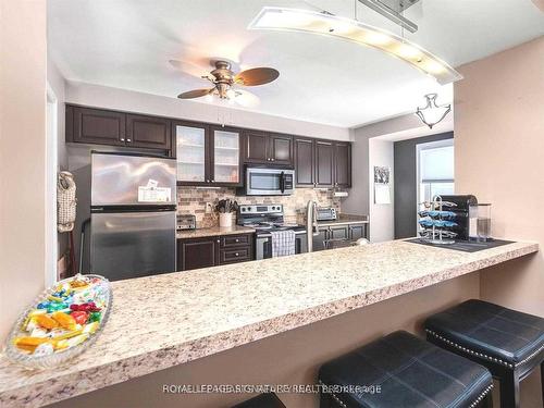 52 Gleave Terr, Milton, ON - Indoor Photo Showing Kitchen