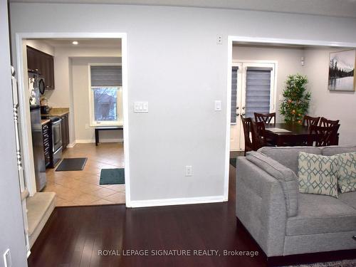 52 Gleave Terr, Milton, ON - Indoor Photo Showing Living Room