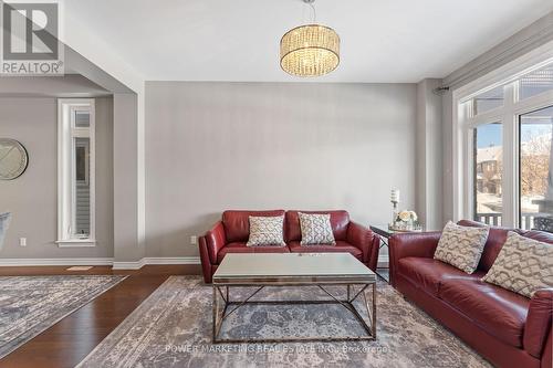 502 Strasbourg Street, Ottawa, ON - Indoor Photo Showing Living Room