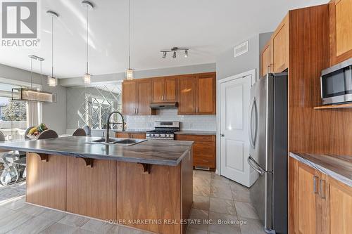 502 Strasbourg Street, Ottawa, ON - Indoor Photo Showing Kitchen