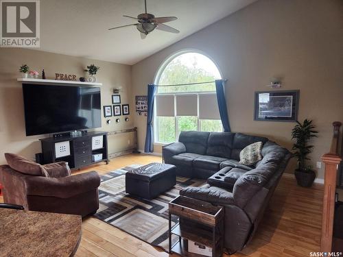 38 Morin Crescent, Meadow Lake, SK - Indoor Photo Showing Living Room