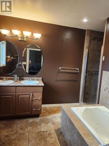 38 Morin Crescent, Meadow Lake, SK - Indoor Photo Showing Bathroom