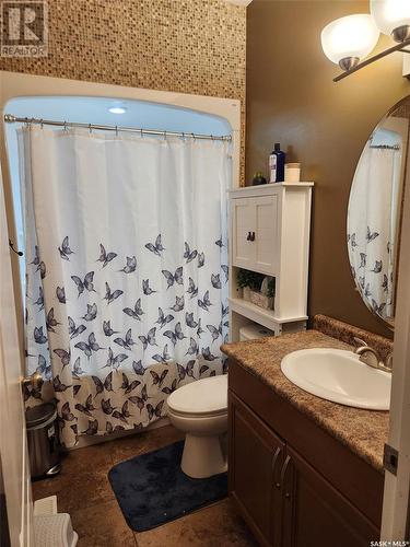 38 Morin Crescent, Meadow Lake, SK - Indoor Photo Showing Bathroom