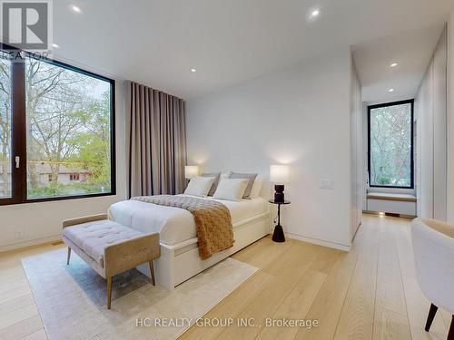 1336 Hillhurst Road, Oakville, ON - Indoor Photo Showing Bedroom