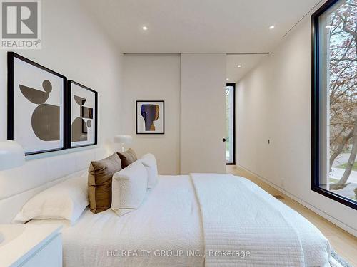 1336 Hillhurst Road, Oakville, ON - Indoor Photo Showing Bedroom