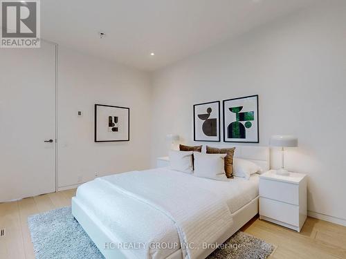 1336 Hillhurst Road, Oakville, ON - Indoor Photo Showing Bedroom