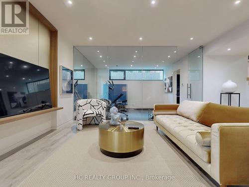 1336 Hillhurst Road, Oakville, ON - Indoor Photo Showing Living Room