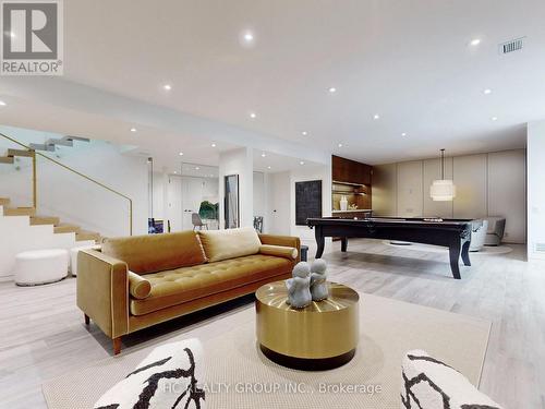 1336 Hillhurst Road, Oakville, ON - Indoor Photo Showing Living Room