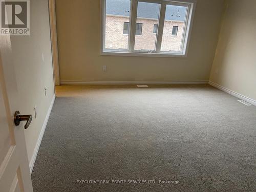 40 Concord Drive, Thorold, ON - Indoor Photo Showing Other Room