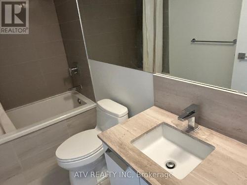 3205 - 28 Wellesley Street E, Toronto, ON - Indoor Photo Showing Bathroom