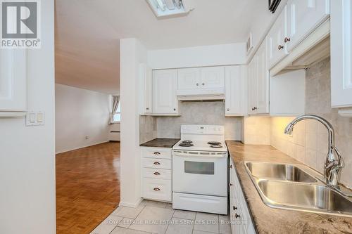 205 - 212 Kerr Street, Oakville, ON - Indoor Photo Showing Kitchen With Double Sink