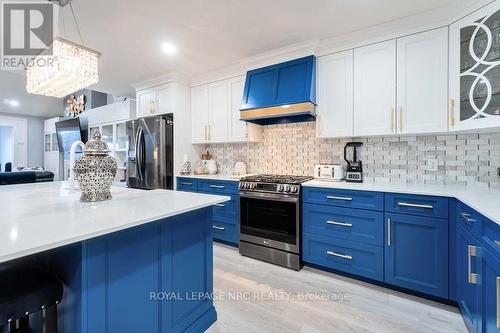 11 - 630 Albert Street, Fort Erie (333 - Lakeshore), ON - Indoor Photo Showing Kitchen With Upgraded Kitchen