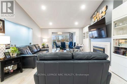 11 - 630 Albert Street, Fort Erie (333 - Lakeshore), ON - Indoor Photo Showing Living Room With Fireplace