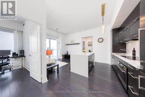 4509 - 1080 Bay Street, Toronto, ON - Indoor Photo Showing Kitchen