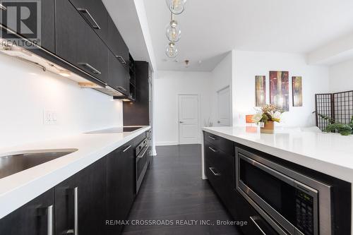 4509 - 1080 Bay Street, Toronto, ON - Indoor Photo Showing Kitchen With Upgraded Kitchen