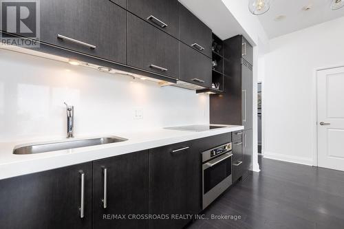 4509 - 1080 Bay Street, Toronto, ON - Indoor Photo Showing Kitchen