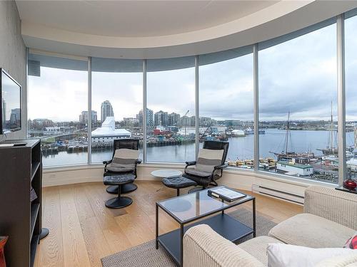 312B-456 Pandora Ave, Victoria, BC - Indoor Photo Showing Living Room