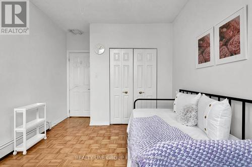 702 - 293 Mohawk Road E, Hamilton, ON - Indoor Photo Showing Bedroom