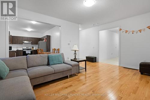 22 Mackenzie Street, Southgate, ON - Indoor Photo Showing Living Room