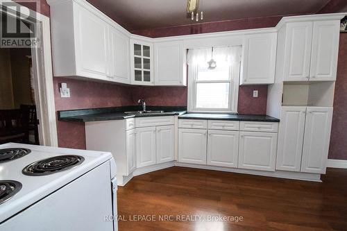 13 Elberta Street, St. Catharines (445 - Facer), ON - Indoor Photo Showing Kitchen With Double Sink