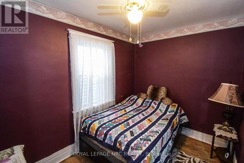 13 Elberta Street, St. Catharines (445 - Facer), ON - Indoor Photo Showing Bedroom