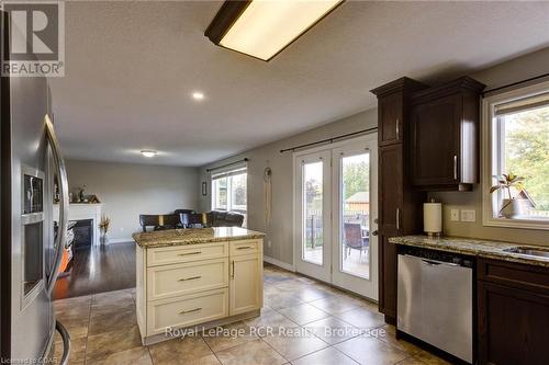 132 Schmidt Drive, Wellington North (Arthur), ON - Indoor Photo Showing Kitchen