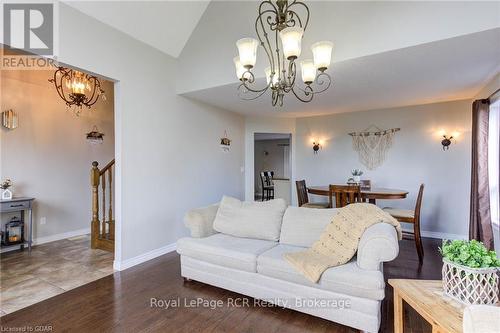 132 Schmidt Drive, Wellington North (Arthur), ON - Indoor Photo Showing Living Room